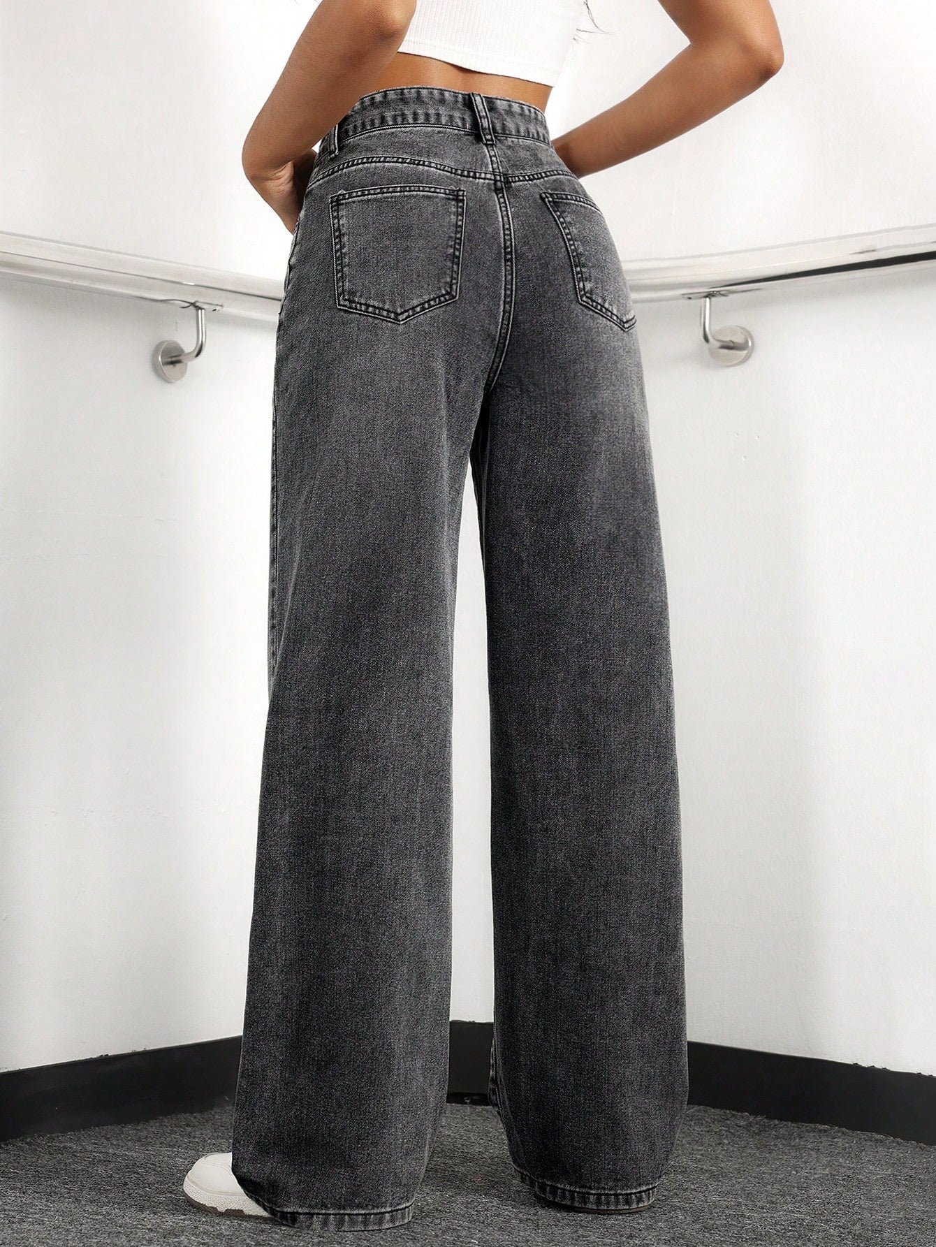 Clean Cut Straight Fit