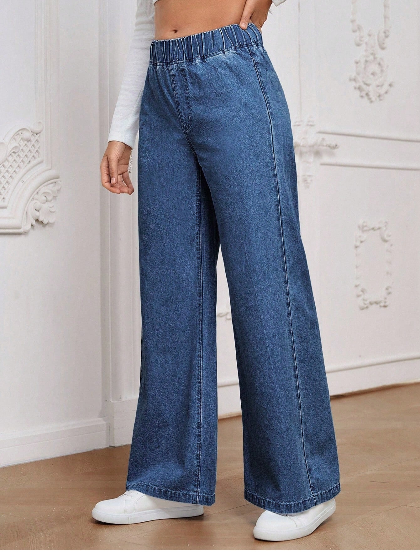 Blue Haven Wide Fit – Blue Wide-Leg Jeans Detail View – Glossia Fashion