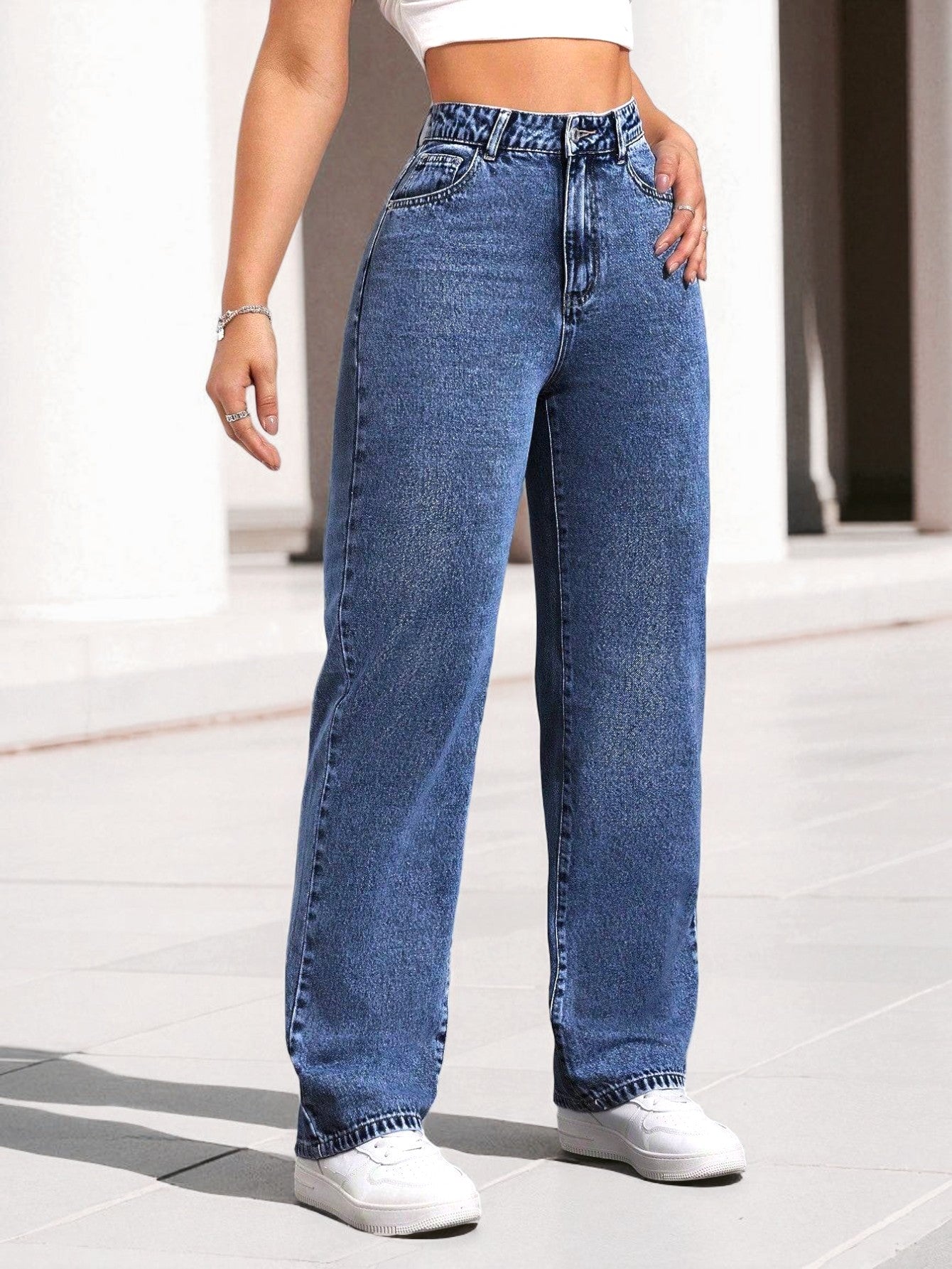 Sky Curve High-Waist Straight Fit Jeans