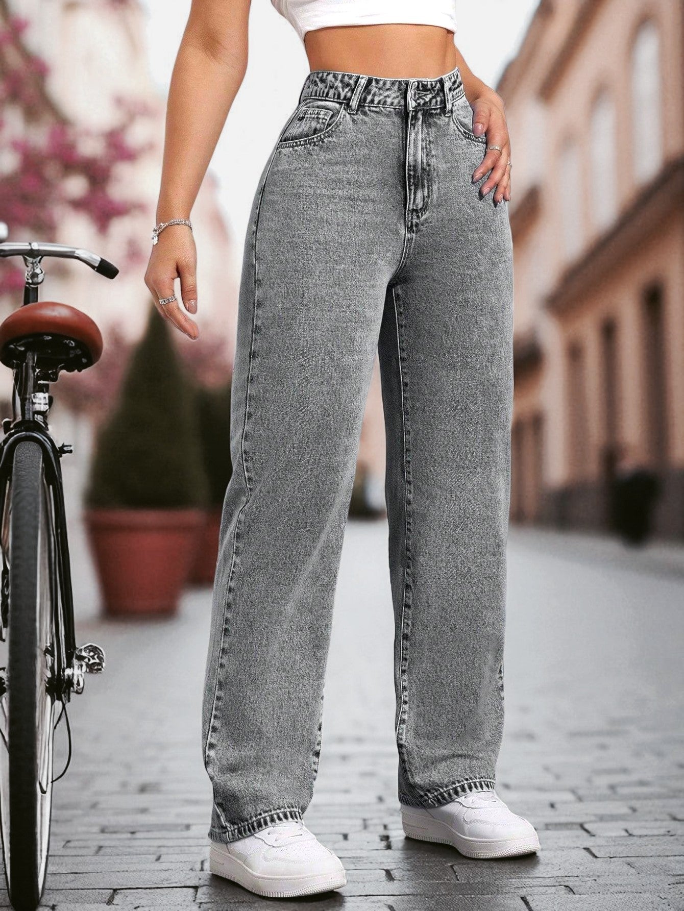 Modern Straight Cut Jeans