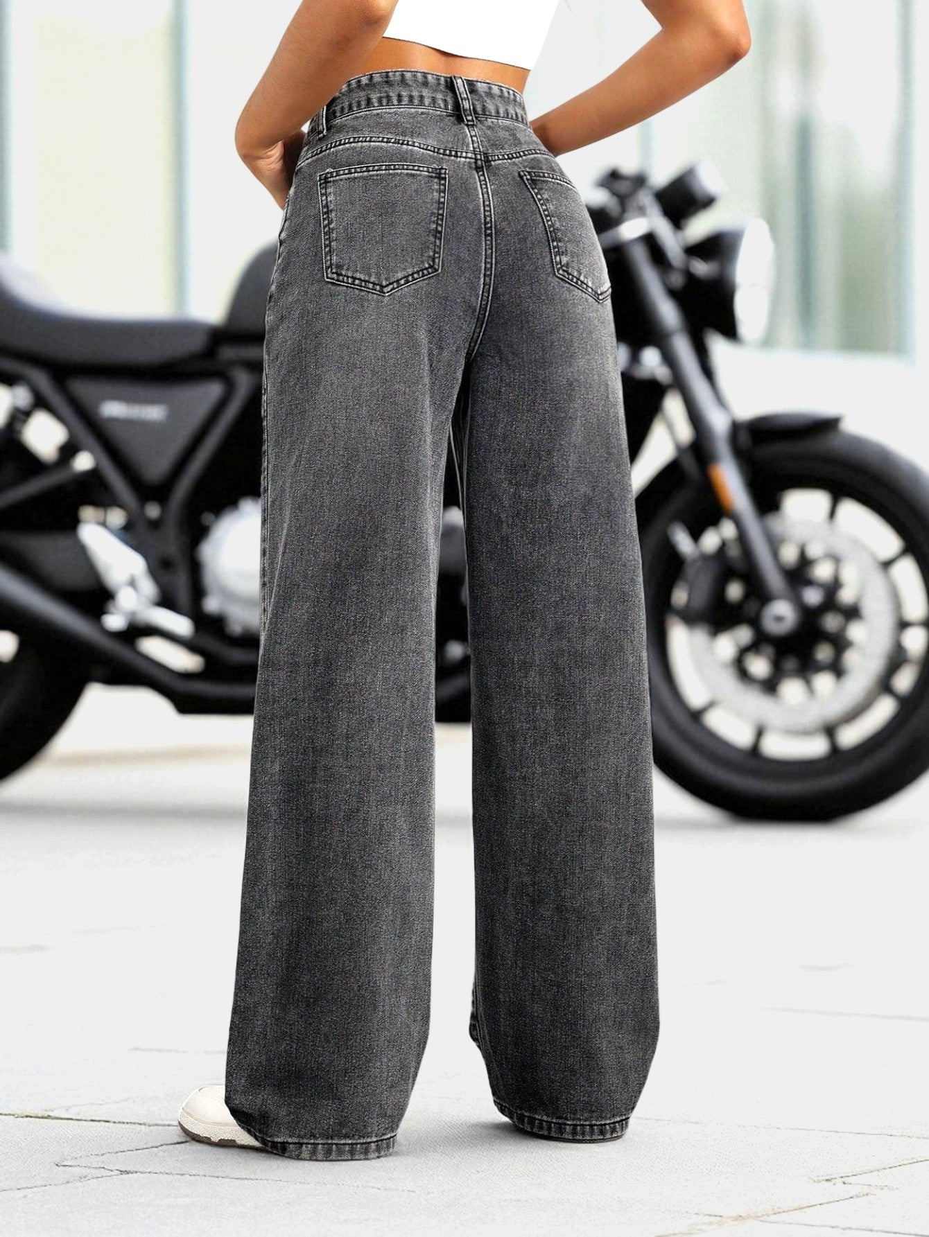 Clean Cut Straight Fit