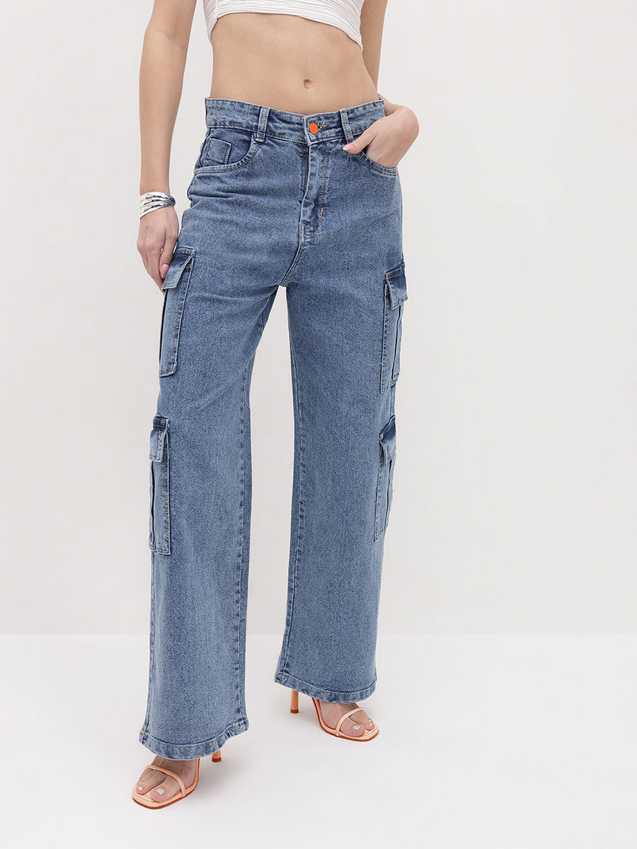 Explorer Expedition Cargo Denim – Light Blue Cargo Jeans Close-up – Glossia Fashion