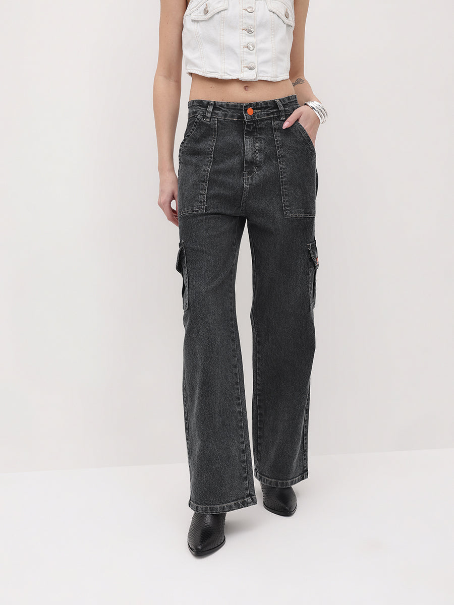 Trailblazer Cargo Denim Jeans – Black Cargo Jeans Model View – Glossia Fashion