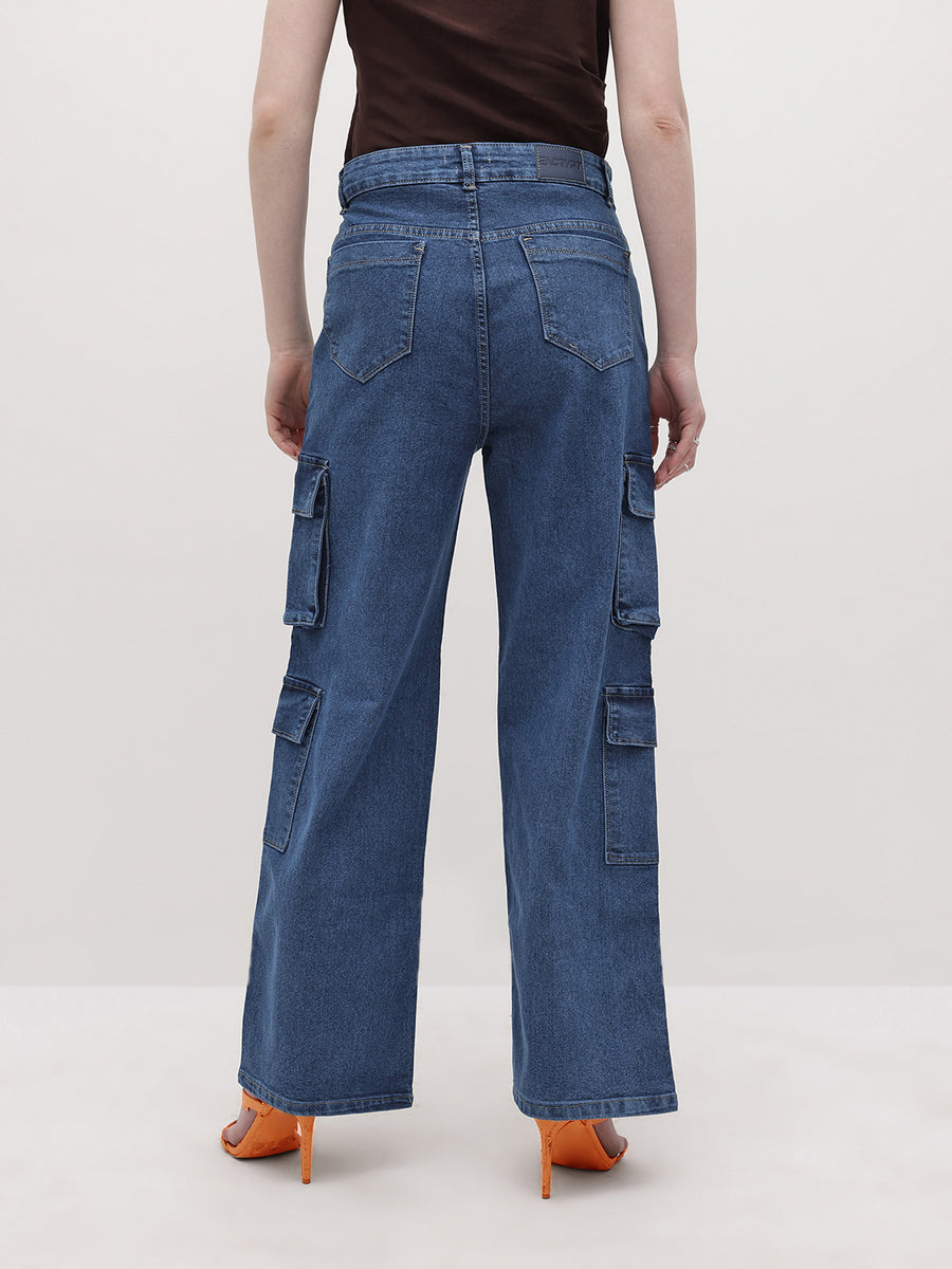Street Style Scout Cargo Jeans – Blue Cargo Jeans Close-up – Glossia Fashion