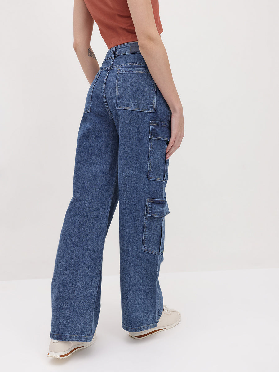 Explorer Expedition Cargo Denim – Blue Cargo Jeans Close-up – Glossia Fashion