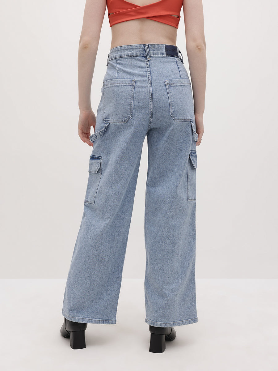 Gravity Fit Vintage Wash Cargo Jeans – Light Blue Cargo Jeans Close-up – Glossia Fashion