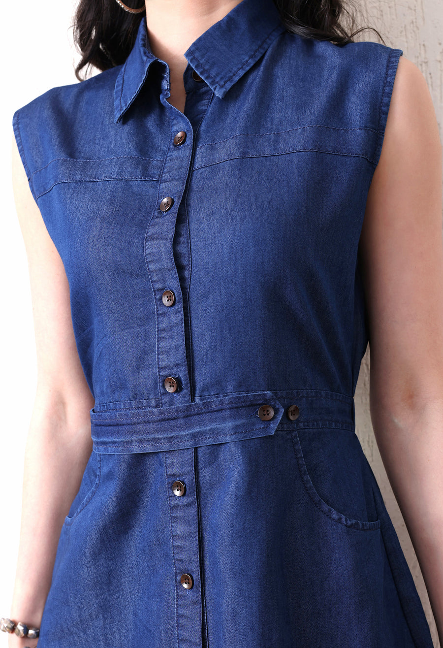 Summer Ready Pop Dress – Navy Blue Dress Detail View – Glossia Fashion