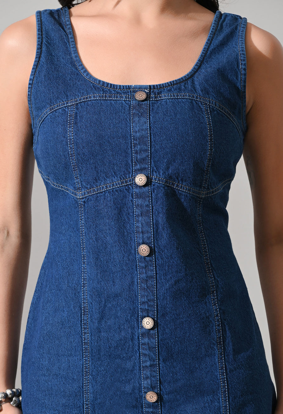 Sapphire Curve Denim Dress – Blue Dress Model View – Glossia Fashion
