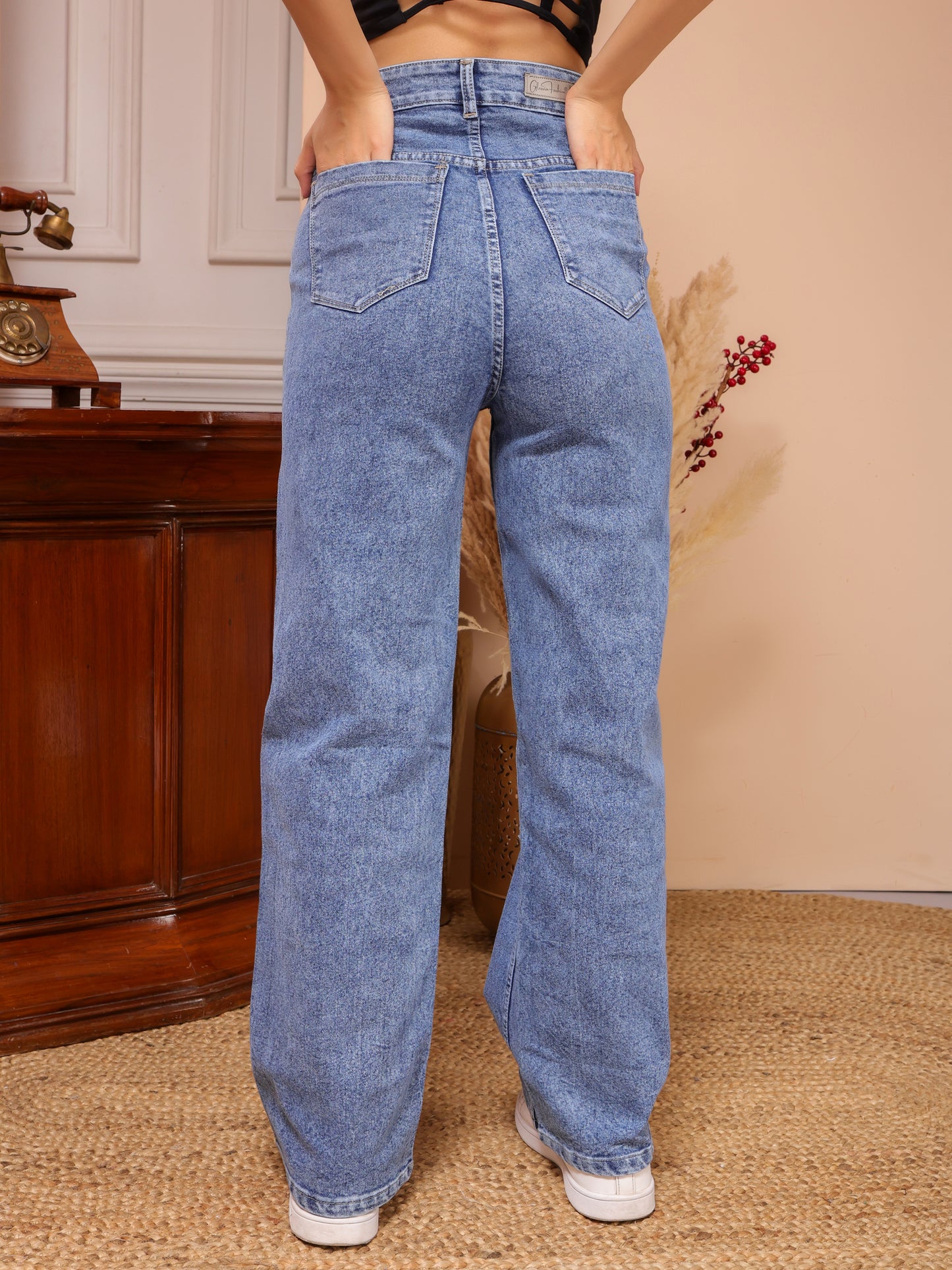 Curve Crest Stretchable Straight Jeans