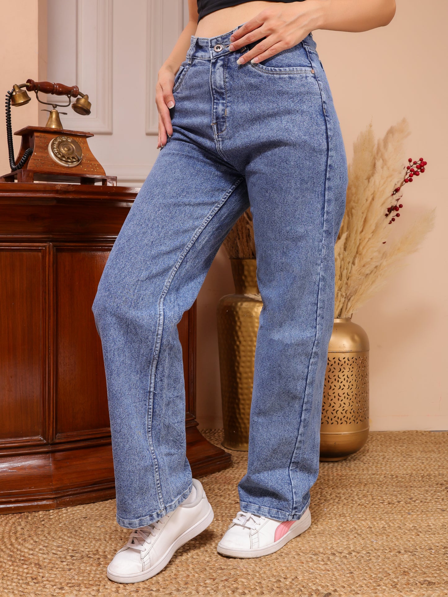 Curve Crest Stretchable Straight Jeans