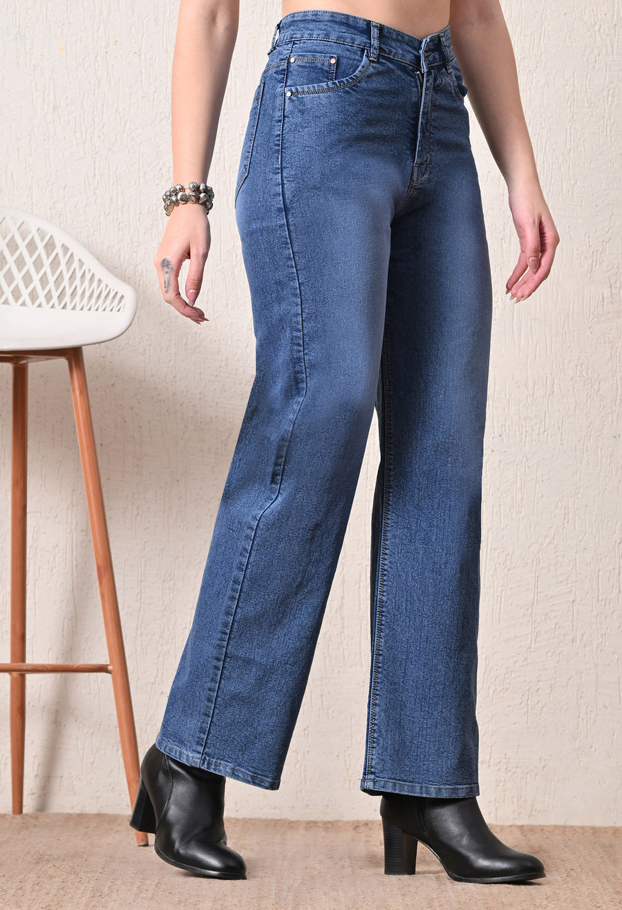 Midnight Noir Straight Jeans – Blue Straight Fit Jeans Model View – Glossia Fashion