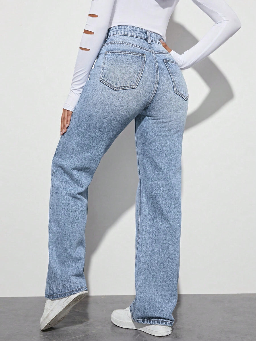 Ultra Ease Straight Fit – Blue Straight Fit Jeans Detail View – Glossia Fashion