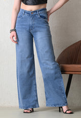 Cloud Wash Wide-Fit Jeans – Light Blue Wide-Leg Jeans Front View – Glossia Fashion