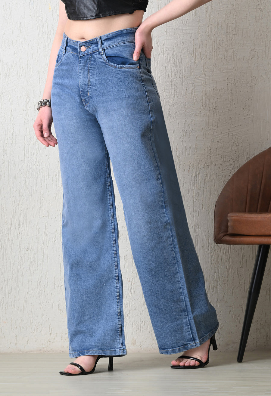 Cloud Wash Wide-Fit Jeans – Light Blue Wide-Leg Jeans Back View – Glossia Fashion