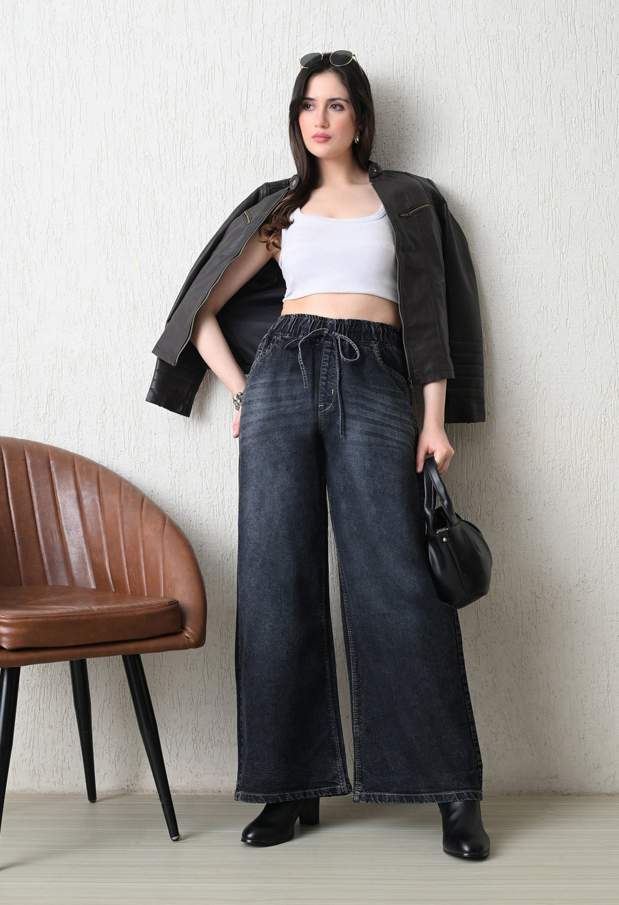 Graphite Grace Pull-On Wide-Leg – Black Wide-Leg Jeans Side View – Glossia Fashion