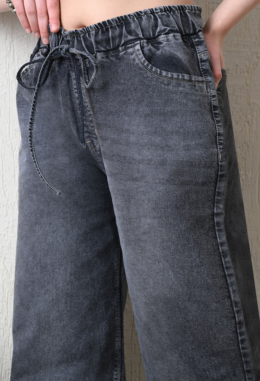 Soft Charcoal Flow Jeans – Charcoal Denim Jeans Detail View – Glossia Fashion