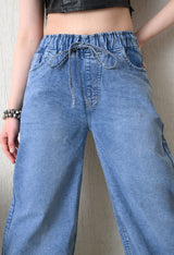 Pale Azure Pull-On Wide Jeans – Light Blue Wide-Leg Jeans Detail View – Glossia Fashion