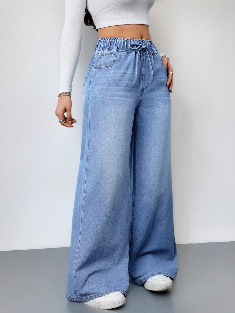 Arctic Blue Ease Wide-Leg Denim – Light Blue Wide-Leg Jeans Detail View – Glossia Fashion