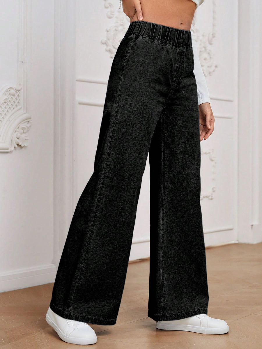 Shadowline Wide-Leg Denim – Black Wide-Leg Jeans Detail View – Glossia Fashion