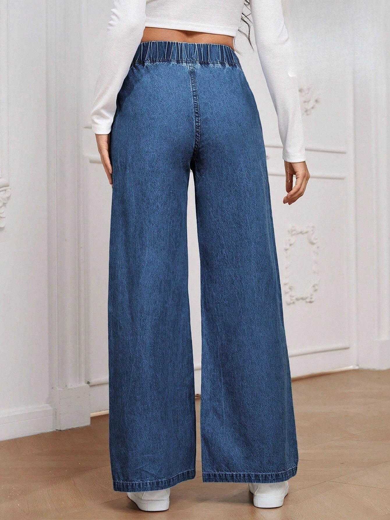 Blue Haven Wide Fit – Blue Wide-Leg Jeans Side View – Glossia Fashion