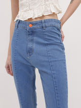 Gen Z Retro Bootcut Jeans – High Rise Bootcut Jeans Model View – Glossia Fashion