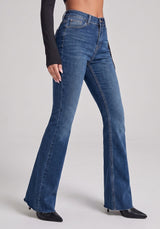 Moody Wash Bootcut Jeans – Blue