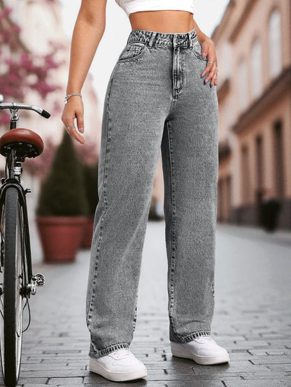 Modern Straight Cut Jeans