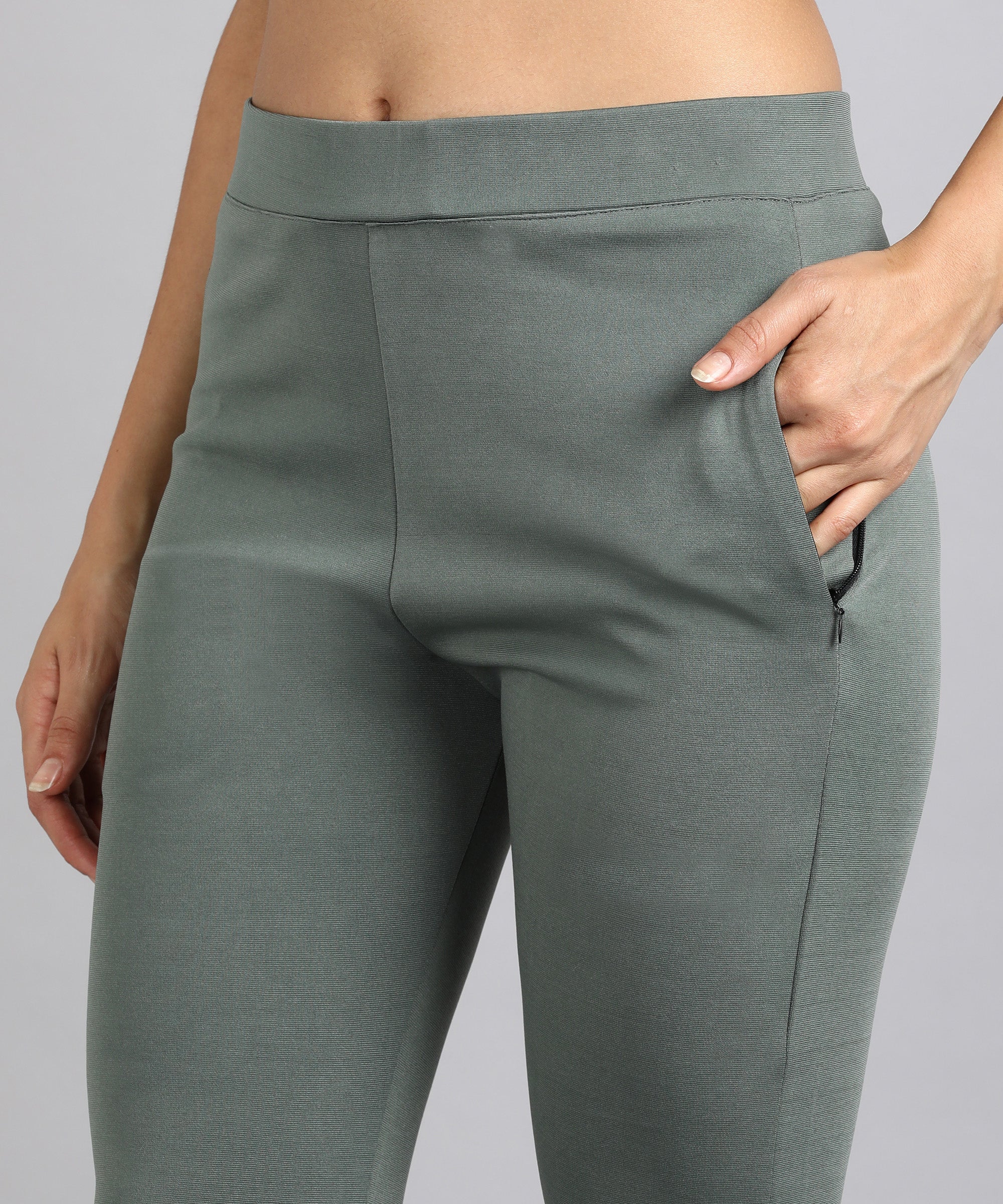 Cigarette trousers - Grey beige/Checked - Ladies | H&M